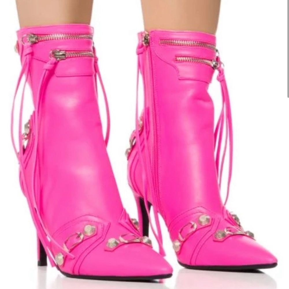 Stylish Pink Women's Boots